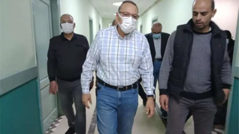 محافظ الشرقية يُعاود زيارته لمستشفى أبوحماد لمتابعة سير إنتظام العمل ومراجعة الخدمات
