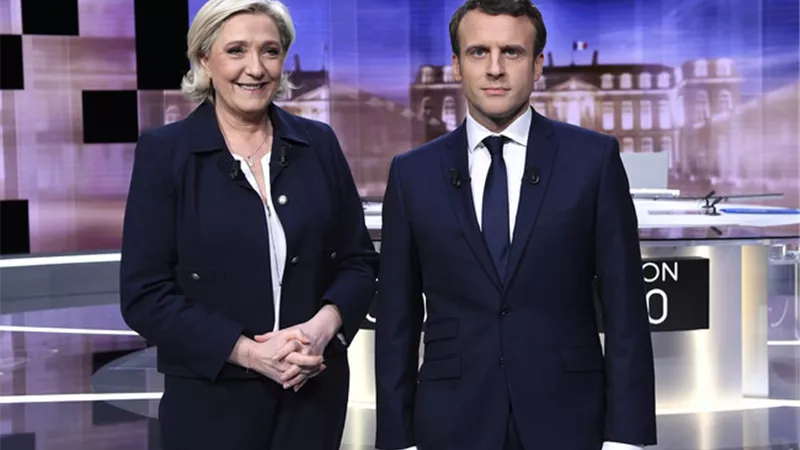 لوبان: يجب على ماكرون أن يكون أكثر حزما مع بوريس جونسون