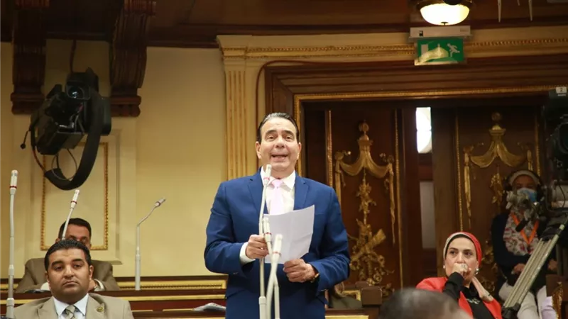أيمن أبو العلا: قانون مواجهة الأوبئة لسد الفراغ التشريعي بعد إلغاء الطوارئ