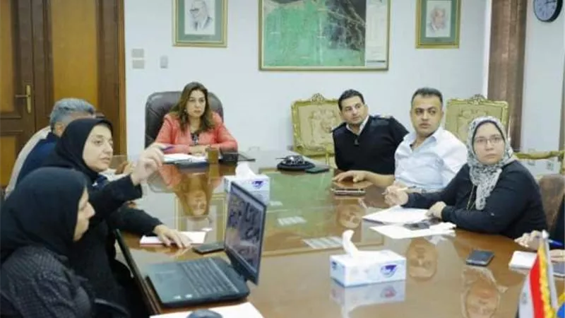 محافظ دمياط تبحث خطة أعمال صيانة كوبرى دمياط