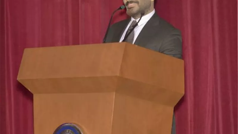 تامر حسنى يشكر خالد الطوخى وجامعة مصر للعلوم بعد نجاح حفل اليوبيل الفضى