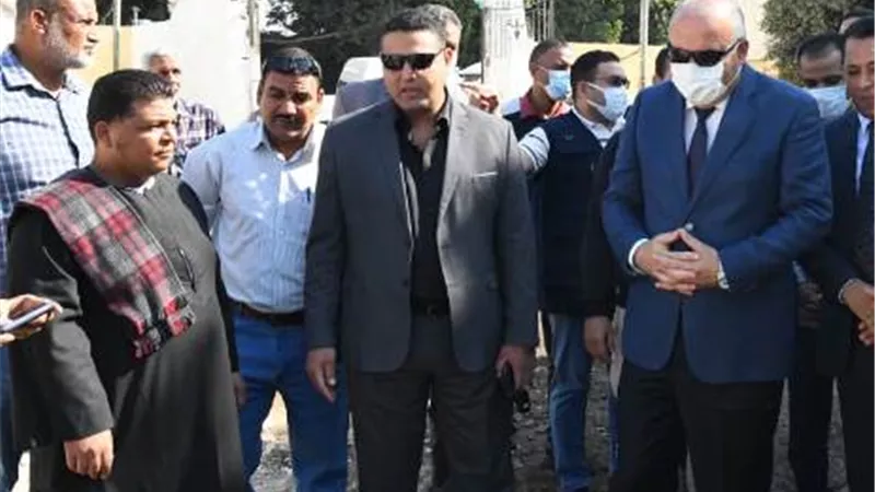 محافظ قنا يتفقد الأعمال الإنشائية للمركز الطبي بقرية فاو قبلى بدشنا