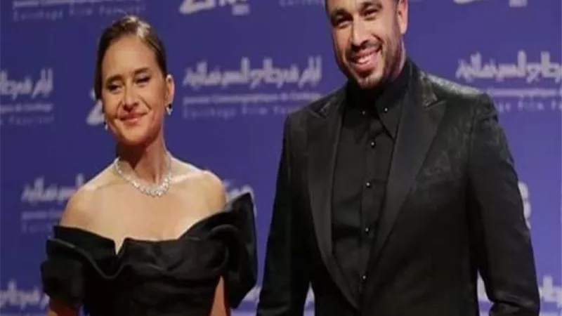 طارق الشناوي: زوج نيللي كريم توتر بسبب هجوم المعجبين عليها بمهرجان قرطاج