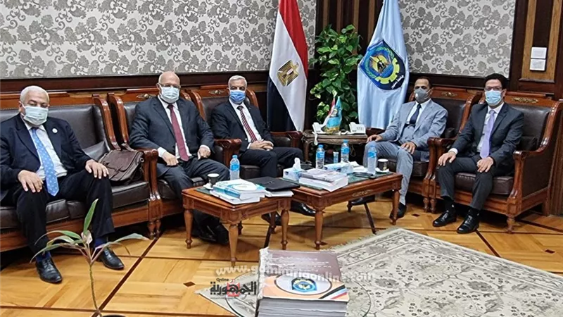 رئيس جامعة السادات يشارك باللجنة المشكلة من المجلس الأعلي للجامعات لدراسة بعض لوائح الدراسات العليا