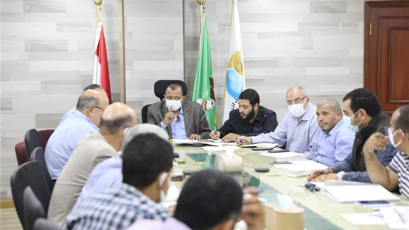 رئيس مياه المنيا يتابع نسب تنفيذ محطات مياه حياة كريمة مع الشركات المنفذة