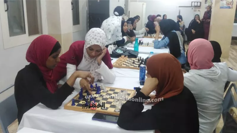مسابقة فى الشطرنج لطلبة وطالبات المدن الجامعية بالغردقة