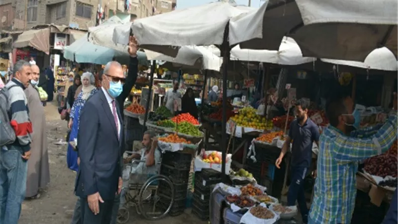 الهجان يتفقد عددا من المشروعات.. ويتابع رفع الاشغالات والنظافة بشرق وغرب شبرا الخيمة