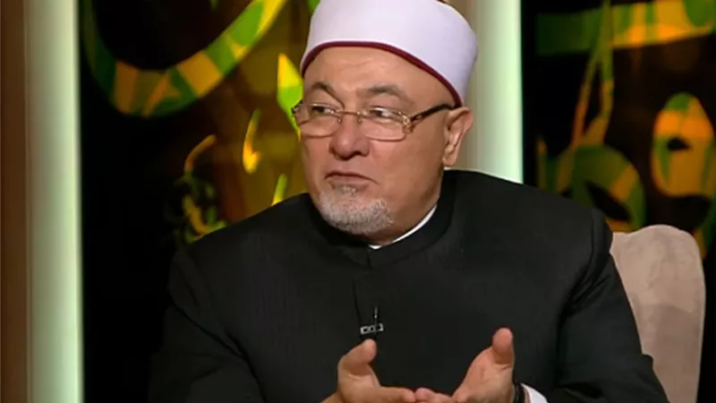 خالد الجندى يرد..هل الصلاة على النبى فى التشهد يؤثر على صحه الصلاة!