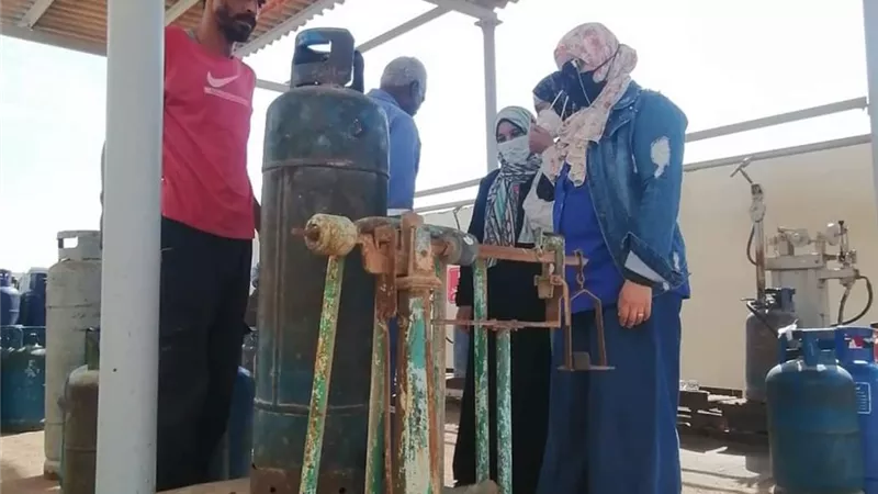 تكثيف الحملات التموينة على المحلات العامه ومحطات تموين السيارات ومستودع الغاز براس غارب