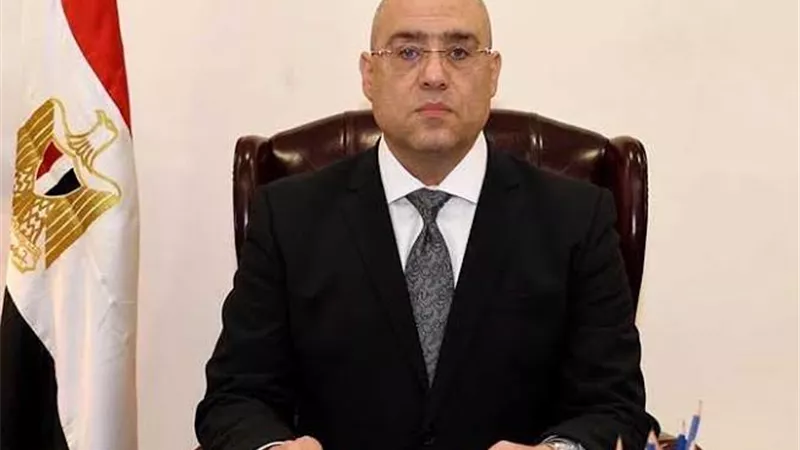 مالكو المحلات التجارية ب ٦ أكتوبر يناشدون وزير الاسكان تقنين أوضاعهم