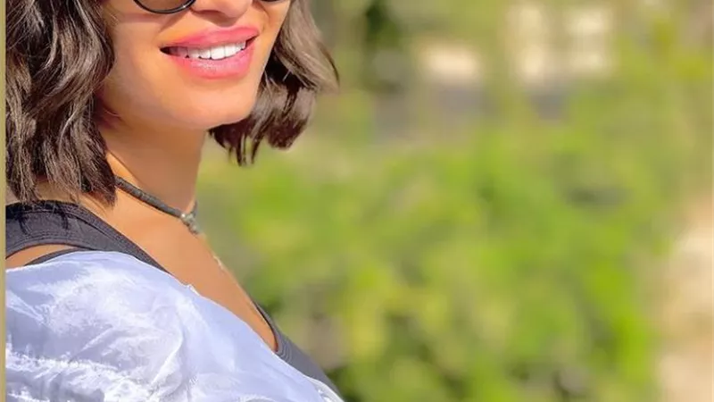 بإطلالة مبهجة .. منة فضالي تشارك جمهورها أحدث ظهور .. صور