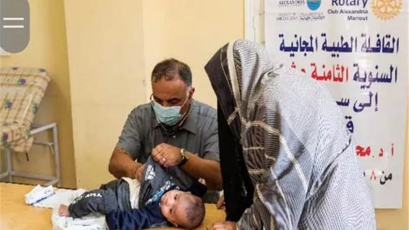 توقيع الكشف الطبي على 2613 حالة في قافلة روتاري الاسكندرية لسيوة
