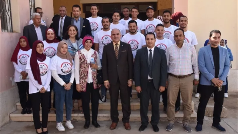 رئيس جامعة الأقصر يشهد ندوة لمشروع محو الأمية لطلاب كلية السياحة والفنادق
