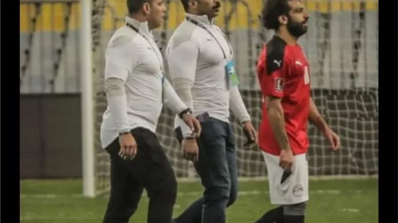 طارق مصطفى يكشف حقيقة طلب محمد صلاح حراسة خاصة