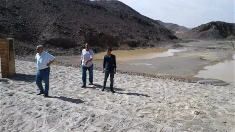 رئيس مدينة مرسى علم يتفقد قرية الشيخ الشاذلى وسدود الحماية من السيول