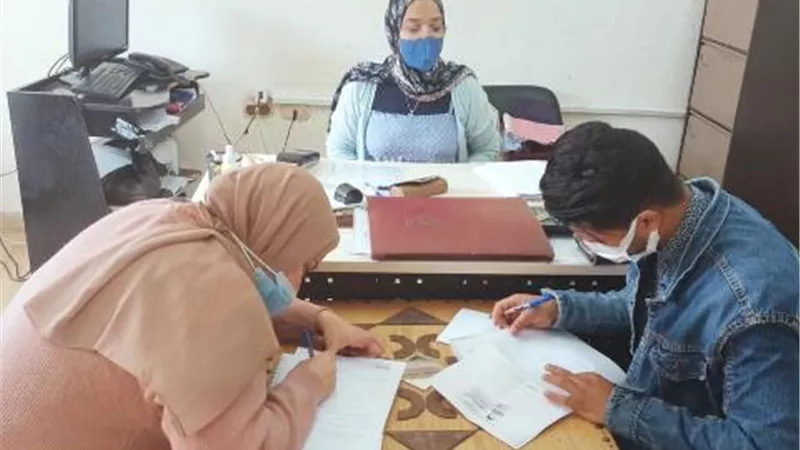 إقبال الطلاب على الترشح في انتخابات اتحاد الطلاب بجامعة مطروح