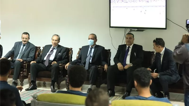 محافظ الإسماعيلية يحفز لاعبي الدراويش قبل لقاء الزمالك ..صور