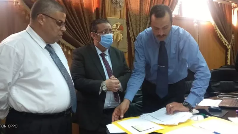 غرفة عمليات لتلقي كشوف المرشحين للإنتخابات الطلابية بجامعة القناة..صور