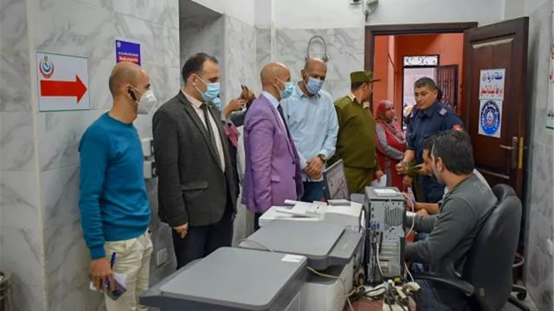 مسعود يتابع أعمال التطوير بمستشفي الزقازيق العام