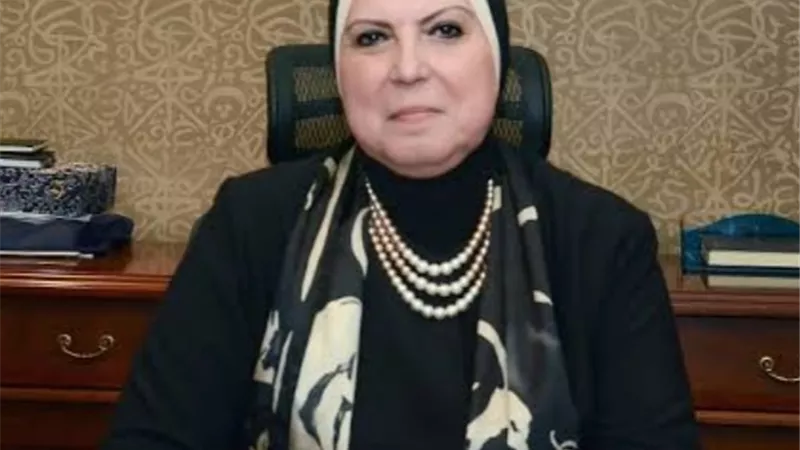 وزيرة التجارة والصناعة تكشف كواليس حظر استيراد التوك توك وخطة الإحلال والتجديد .. فيديو