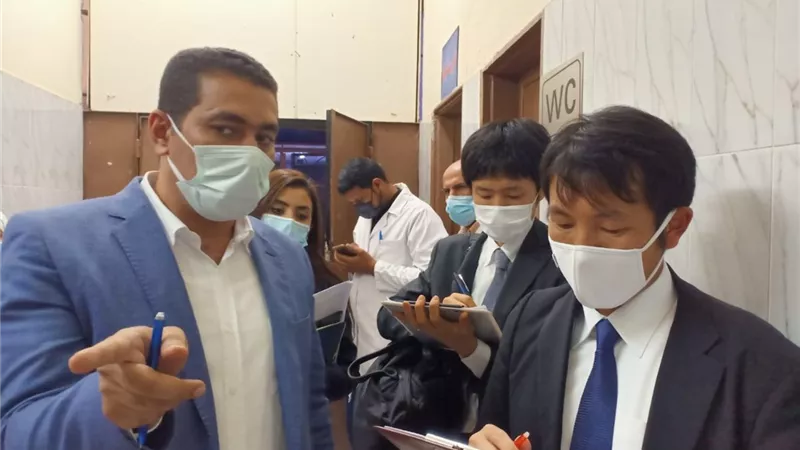 وفد ياباني وممثلو وزارة الصحة يتابعون مشروع تحسين الخدمة الطبية بمستشفى فاقوس النموذجى