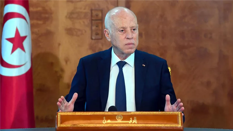 الرئيس التونسي يعلن أنه بصدد إعداد جدول زمني لتعديل النظام السياسي