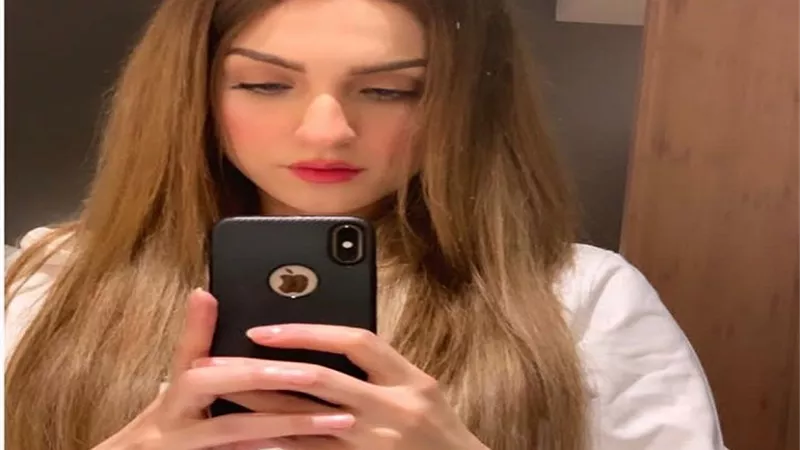 سيلفى ياسمين عز يخطف قلوب متابعيها .. شاهد