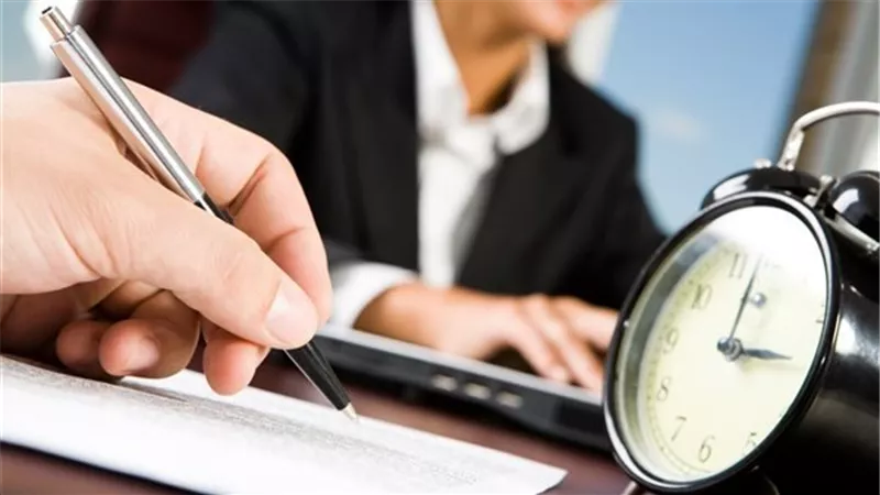ما حكم تقديم الأعذار الطبية الكاذبة لجهة العمل؟