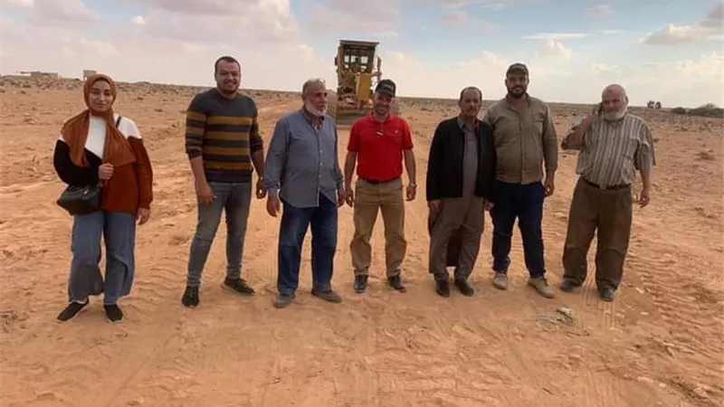 جهاز تعمير الساحل الشمالى الغربى يبدا فى مشروع انشاء ( 5 ) طرق تنمويه جديده بغرب مطروح