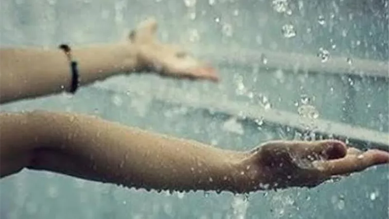 أمر مهم لكى يستجاب الدعاء لصاحبه أثناء المطر.. تعرف عليه