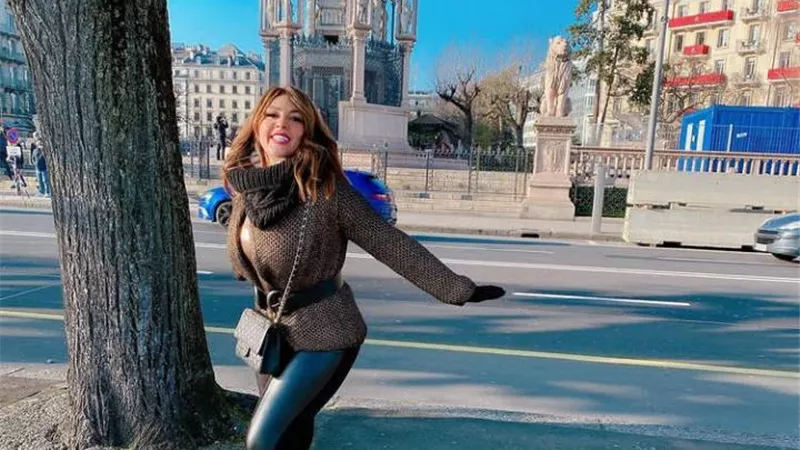 بإبتسامة جذابة.. إطلالة مبهجة لـ نرمين ماهر