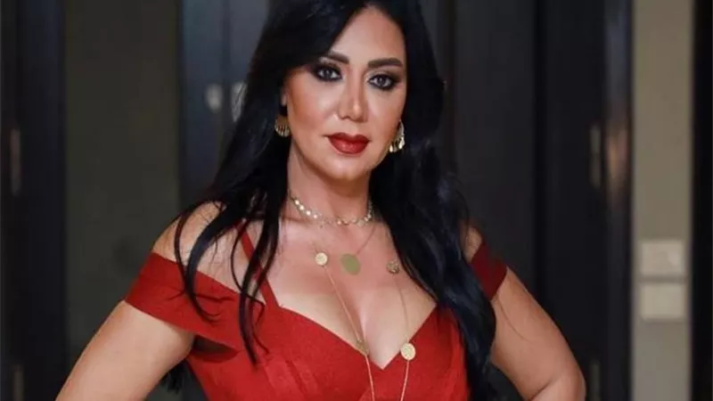 رانيا يوسف تستعرض ياقتها البدنية فى الجيم