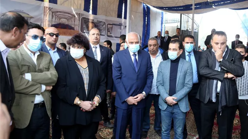 وزيرة الثقافة ومحافظ الجيزة يضعان حجر أساس مشروع تطوير مسرح السامر