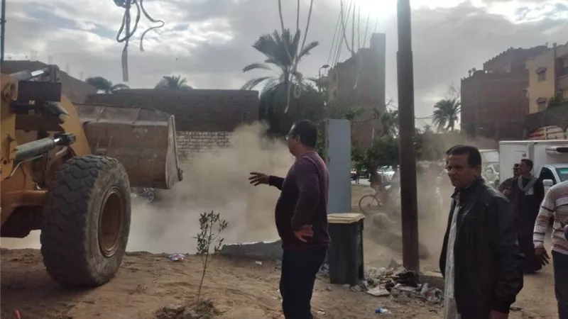 محافظ أسيوط: إزالة 34 حالة تعدي على أراضي أملاك دولة بالفتح تابعة للطرق والكباري وجهاز مدينة أسيوط الجديدة
