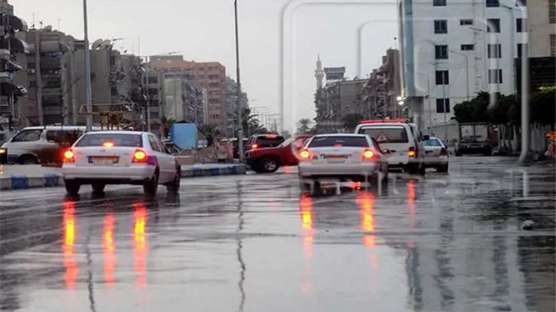 سقوط أمطار غزيرة على منطقتي «الهرم وفيصل»