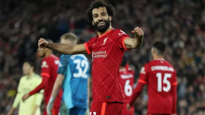 محمد صلاح يحتفل برباعية ليفربول على آرسنال.. شاهد