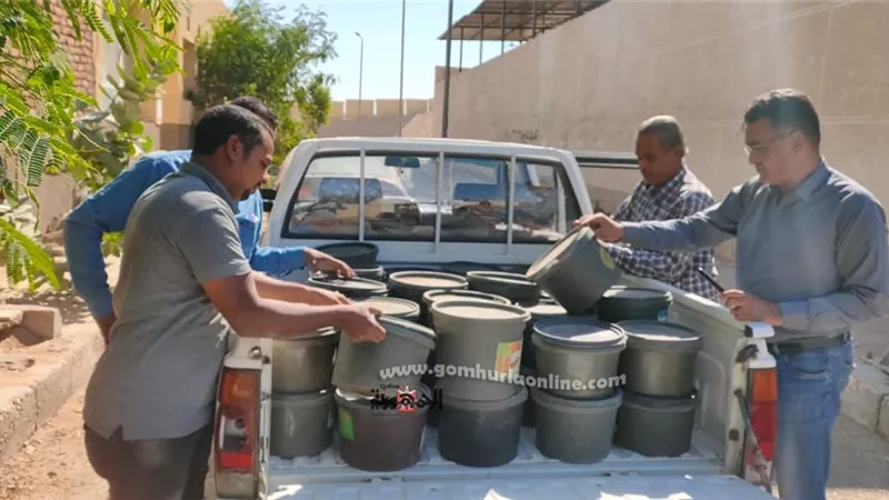 ضبط منتجات غذائية منتهية الصلاحية على متن سيارة نقل بالأقصر