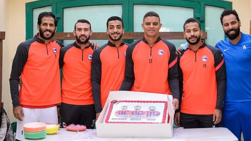 شاهد احتفال نادى فيوتشر بنجومه الدوليين بعد انضمامهم للمنتخب.. صور