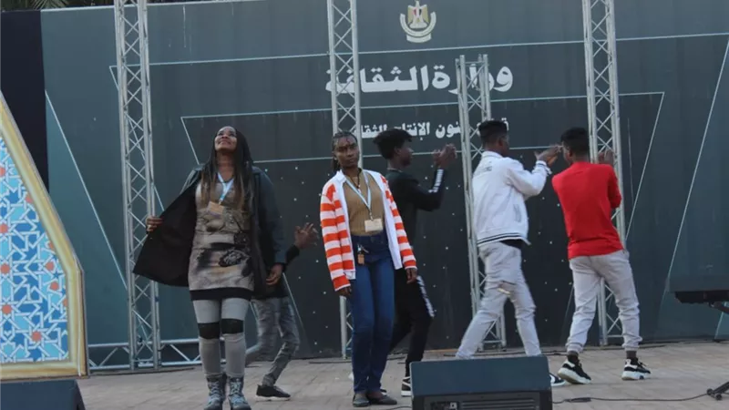 بالصور.. عروض اليوم بالدورة الخامسة لملتقي 