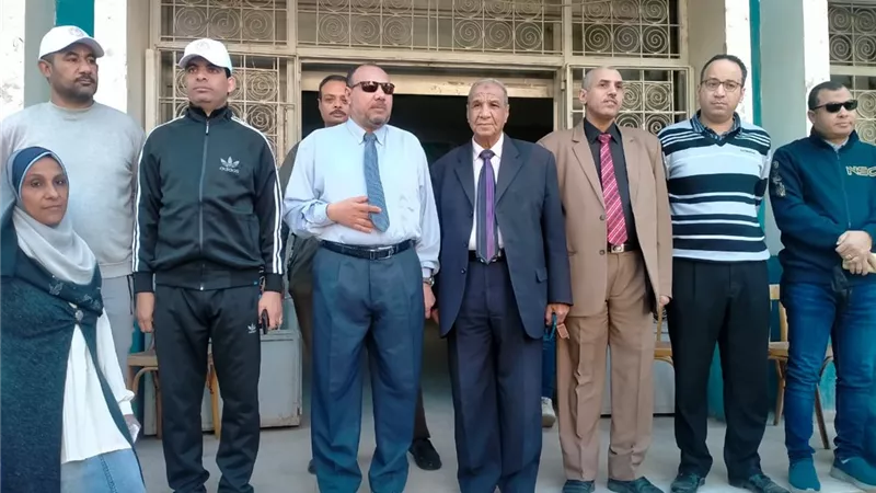 نائب رئيس جامعة الأزهر بأسيوط يبدأ فعاليات اليوم التطوعي بكليات البنات
