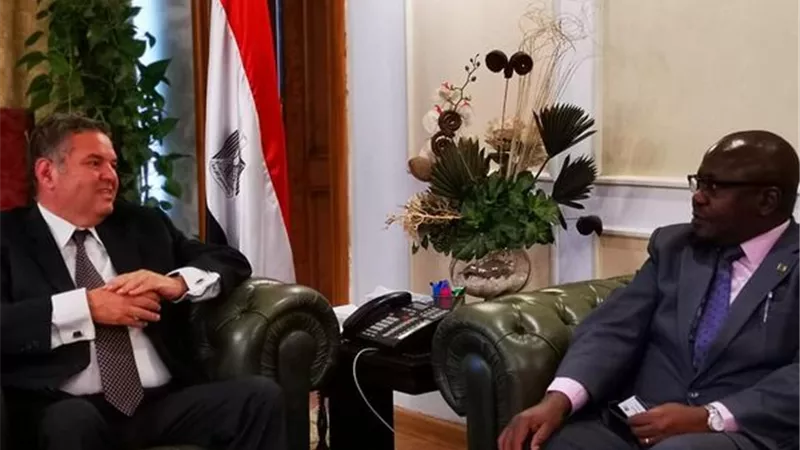 وزير قطاع الأعمال العام يبحث مع سفير زامبيا بالقاهرة فرص التعاون المشترك