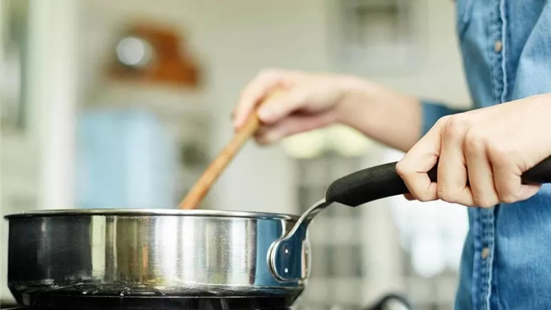 تجنبك فقدان قيمته الغذائية.. نصيحة ذهبية عند تسخين الطعام