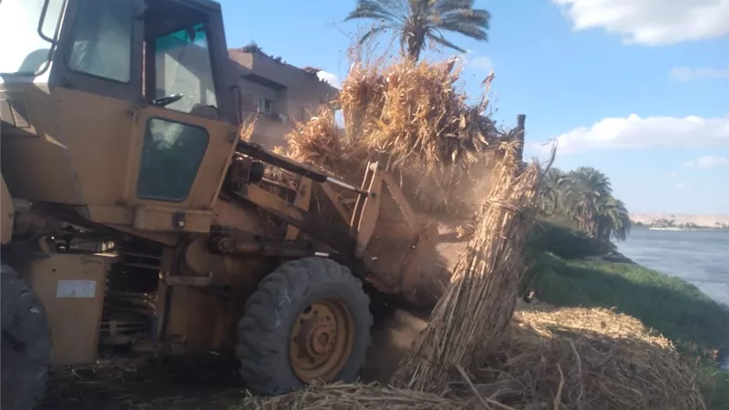 محافظ أسيوط: إزالة 34 حالة تعدي على أراضي أملاك دولة بمركز منفلوط تابعة لحماية النيل