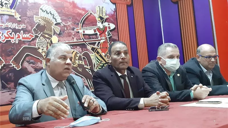 مدير تعليم دمياط يوجه بإنهاء مشكلة العجز والزيادة في المدارس