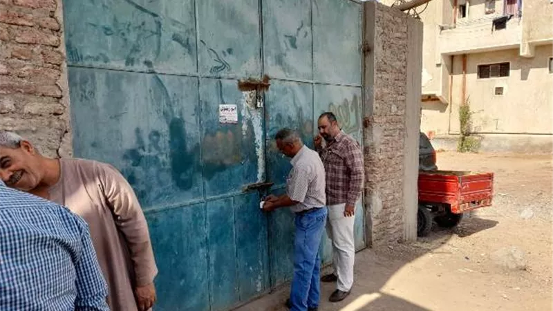 غلق وتشميع 5 مخازن للخردة مخالفة للمواصفات بسفاجا