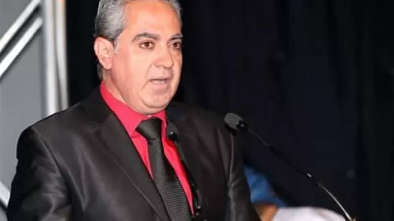 رئيس مهرجان الإسكندرية السينمائي يعلن تضامنه مع قرارات هانى شاكر الأخيرة