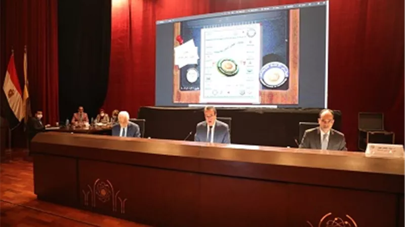 وزير التعليم العالي: الالتزام بالجدول الزمني للفصل الدراسي الأول..والامتحانات في مواعيدها