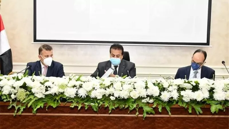 تفاصيل القرار الوزاري بحرمان طلاب الجامعات غير الملقحين من امتحان الفصل الدراسي الأول