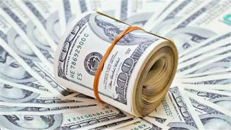 الدولار في أعلى مستوى منذ 16 شهرا مع توقع رفع الفائدة الأمريكية في 2022