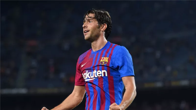 برشلونة يعلن إصابة لاعبه روبرتو قبيل مواجهة هامة في دوري أبطال أوروبا